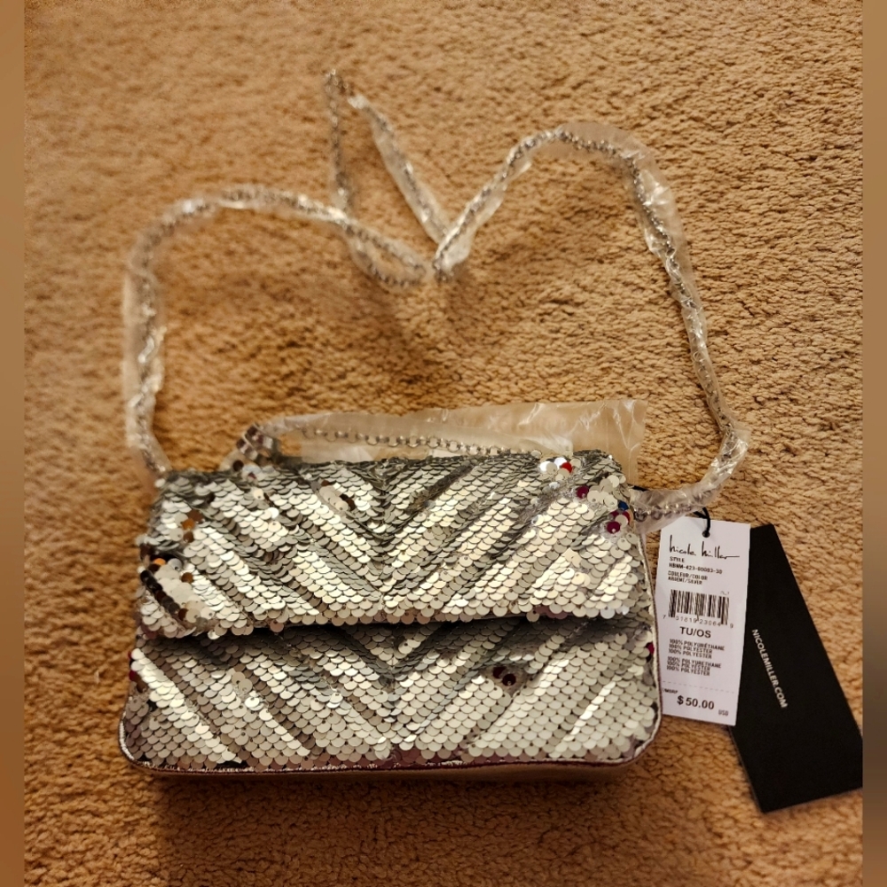 Nicole Miller Silver Sequin Clutch/Crossbody Bag NWT Snap Closures Silver Chain